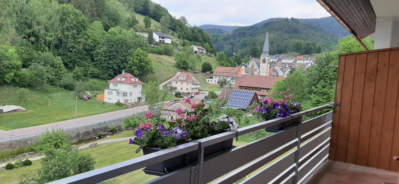 Steepleview House, Renchtalblick Apartment - Cozy & Serene Apartment For 2 Bad Peterstal-Griesbach Dış mekan fotoğraf